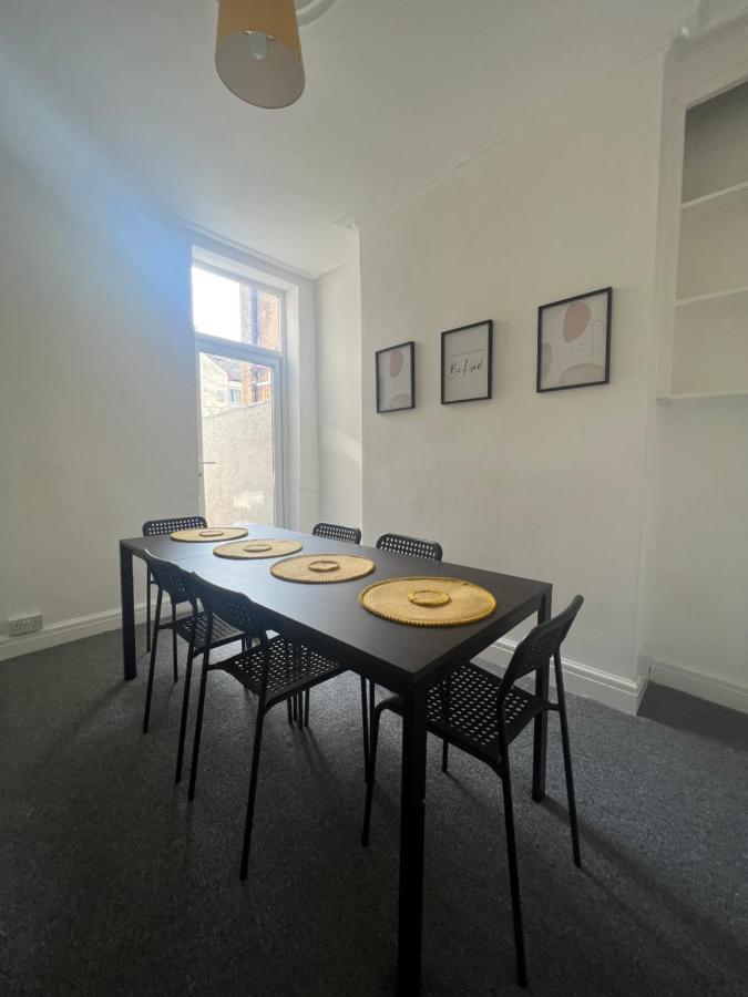 Vila Large 3 Bed - 10 Mins To Centre Liverpool Exteriér fotografie